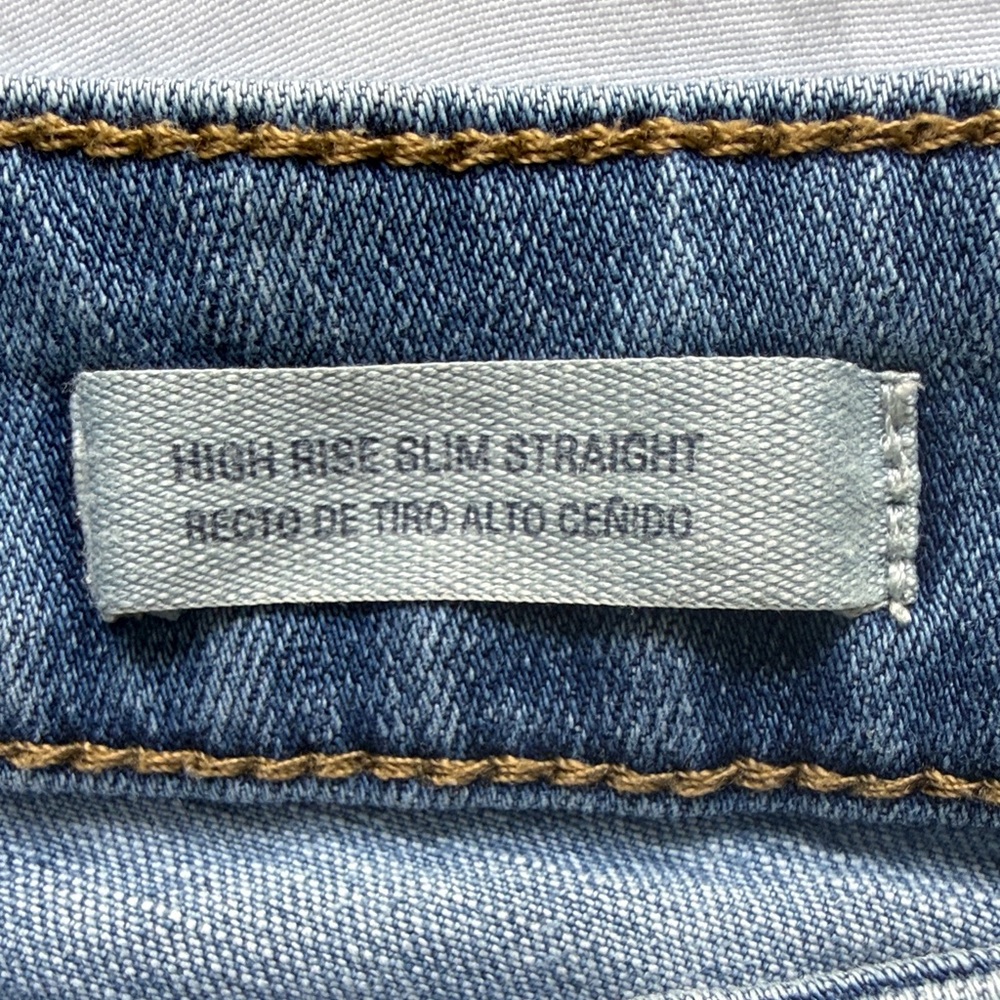Universal Thread Women's Straight Leg Jeans - Light Blue - Picture 3 of 5